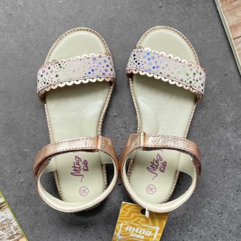 Шкіряні босоніжки на дівчинку Mtng р 30