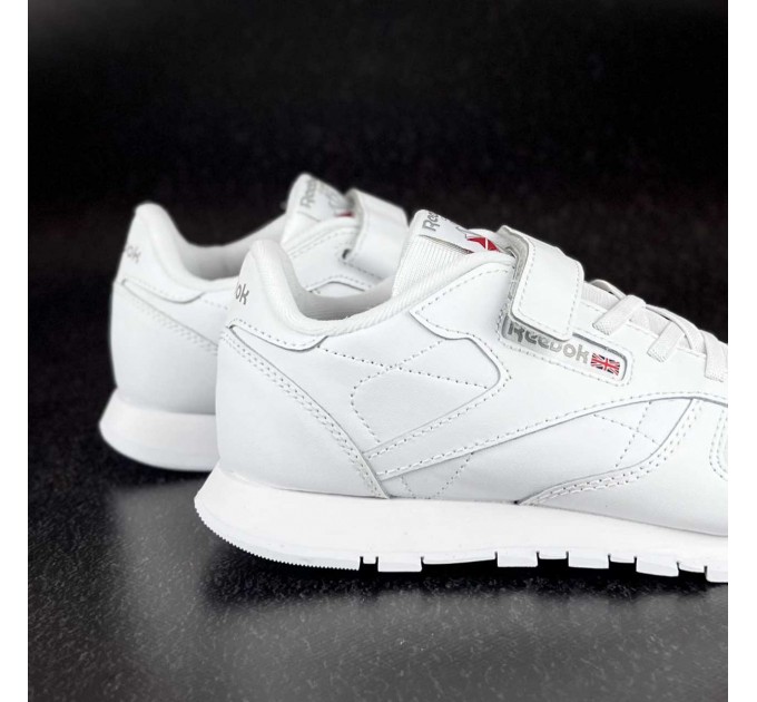 Шкіряні кросівки дівчинці Reebok р 34