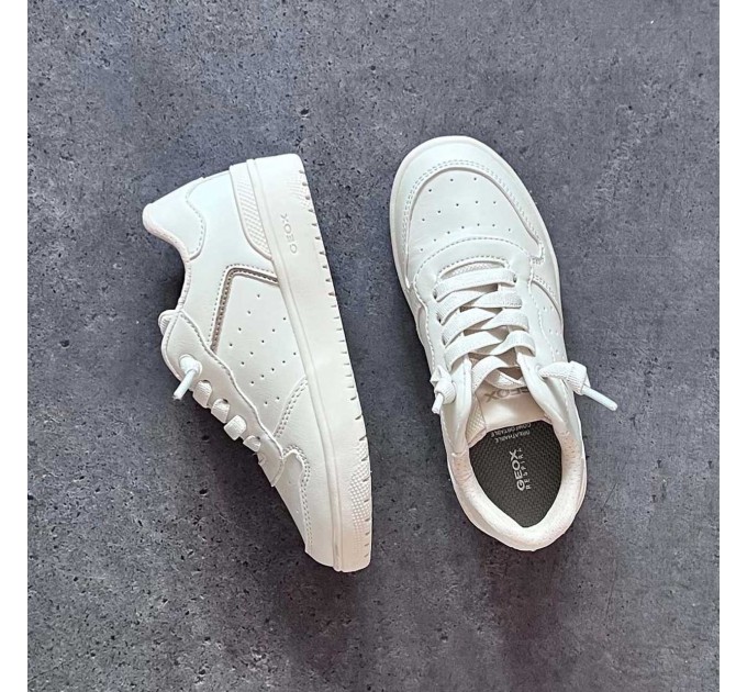 Белые кроссовки мальчику Geox р 30