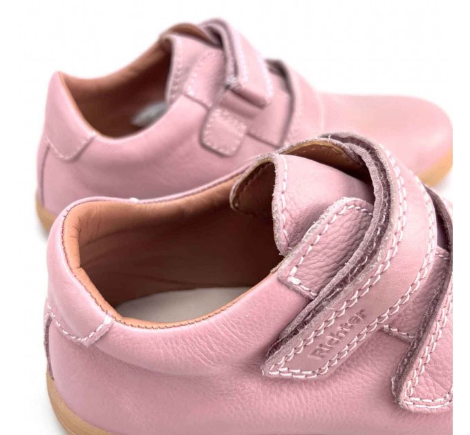 Шкіряні кросівки дівчинці Richter р 35